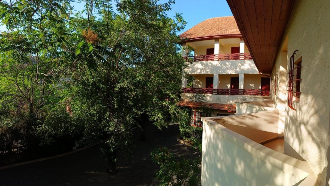 Hotel Panorama Азру Екстериор снимка