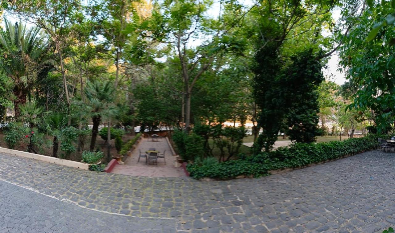 Hotel Panorama Азру Екстериор снимка