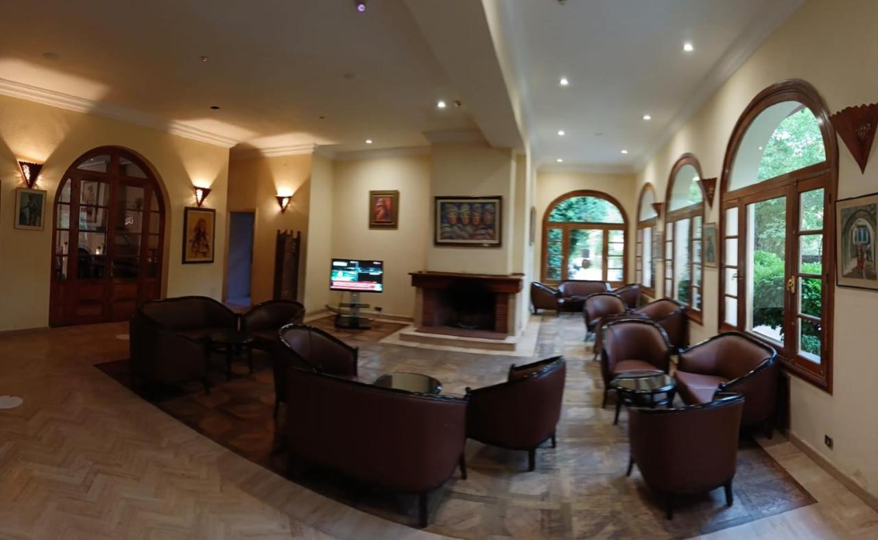Hotel Panorama Азру Екстериор снимка